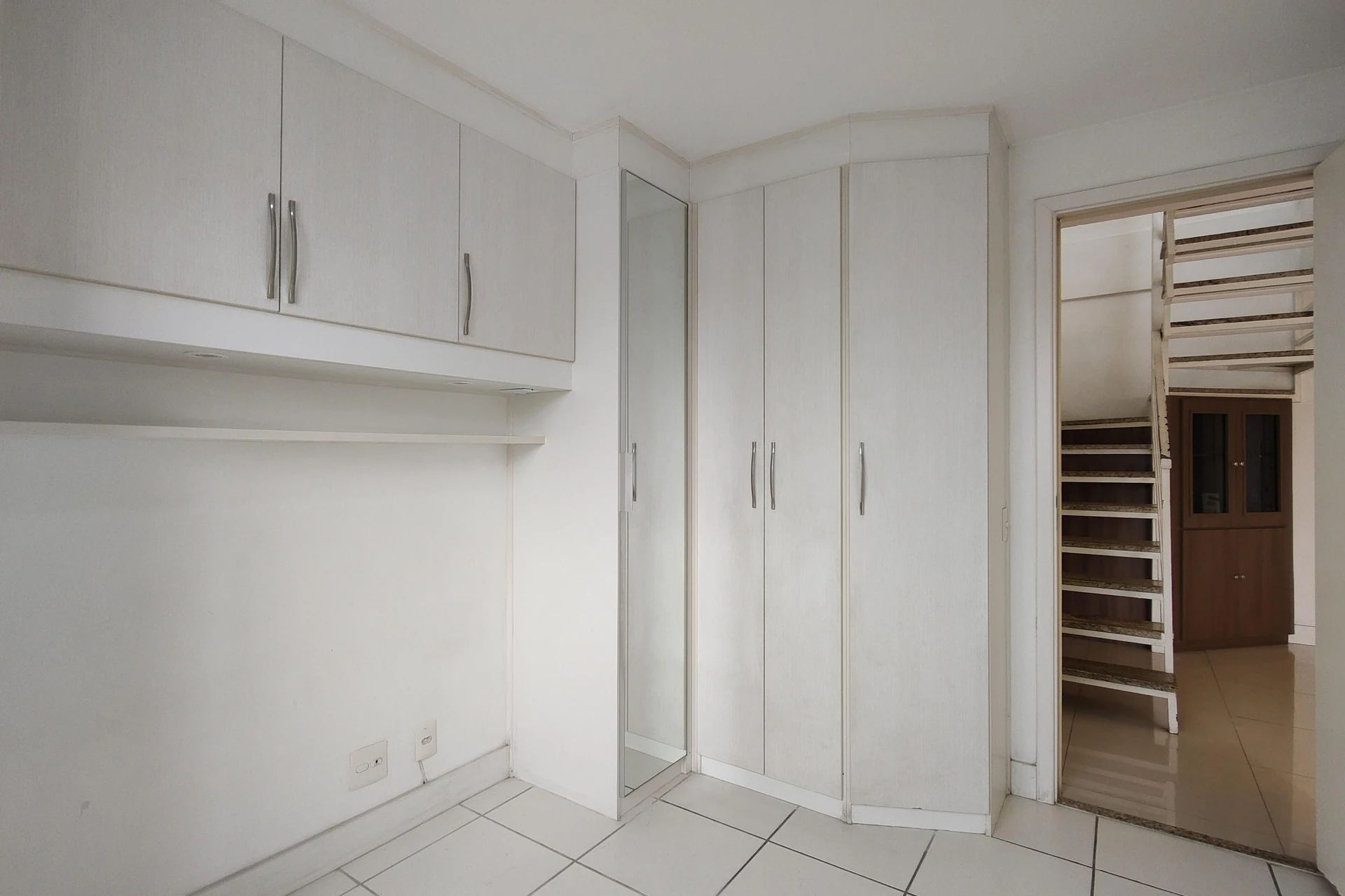 Furnished apartment with 3 bedrooms and 2 parking spots — photo 42