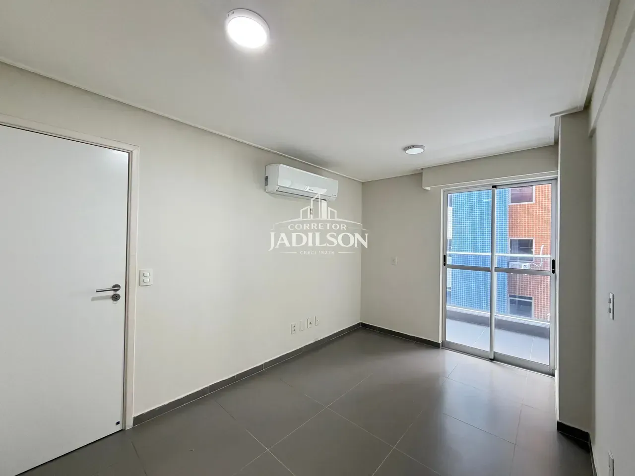 2-bedroom apartment in a building with a gym — photo 10