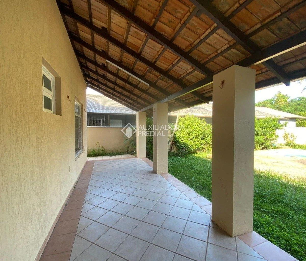 Casa de 4 dormitorios con balcón gourmet en Florianópolis — photo 23