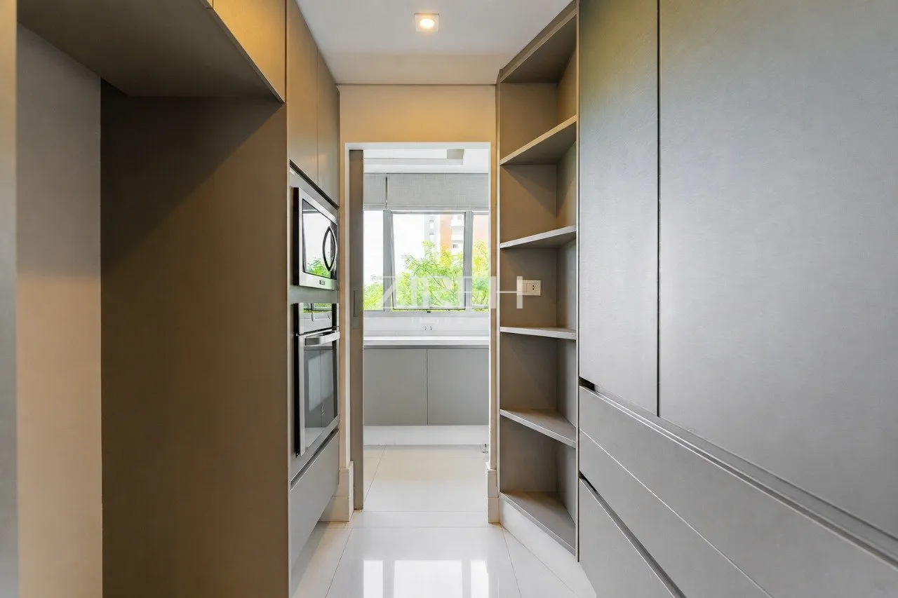 331 m² apartment with 2 en-suite bedrooms and 2 parking — photo 16