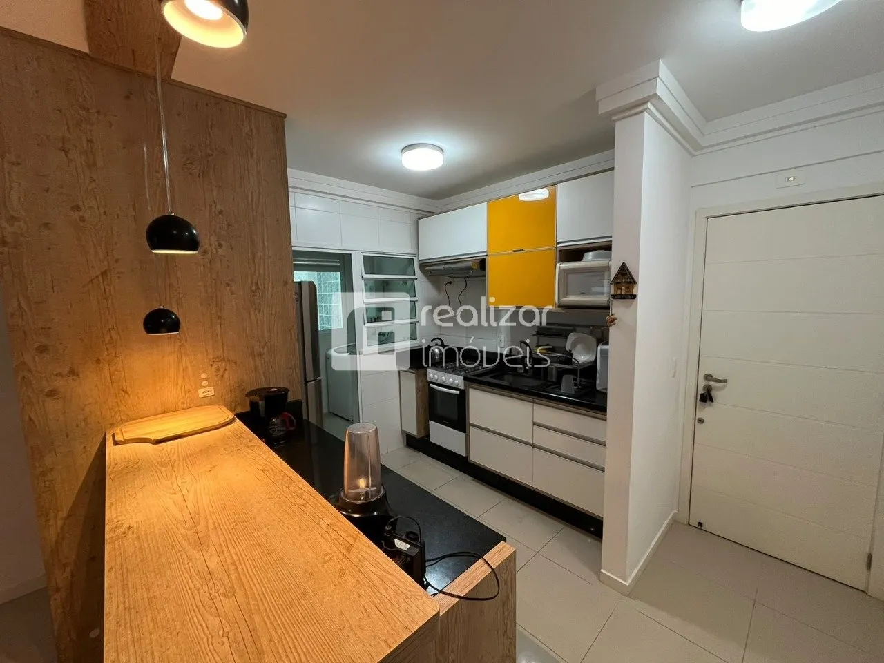Balcony with a grill in a 2-bedroom apartment, 73 m² — photo 15