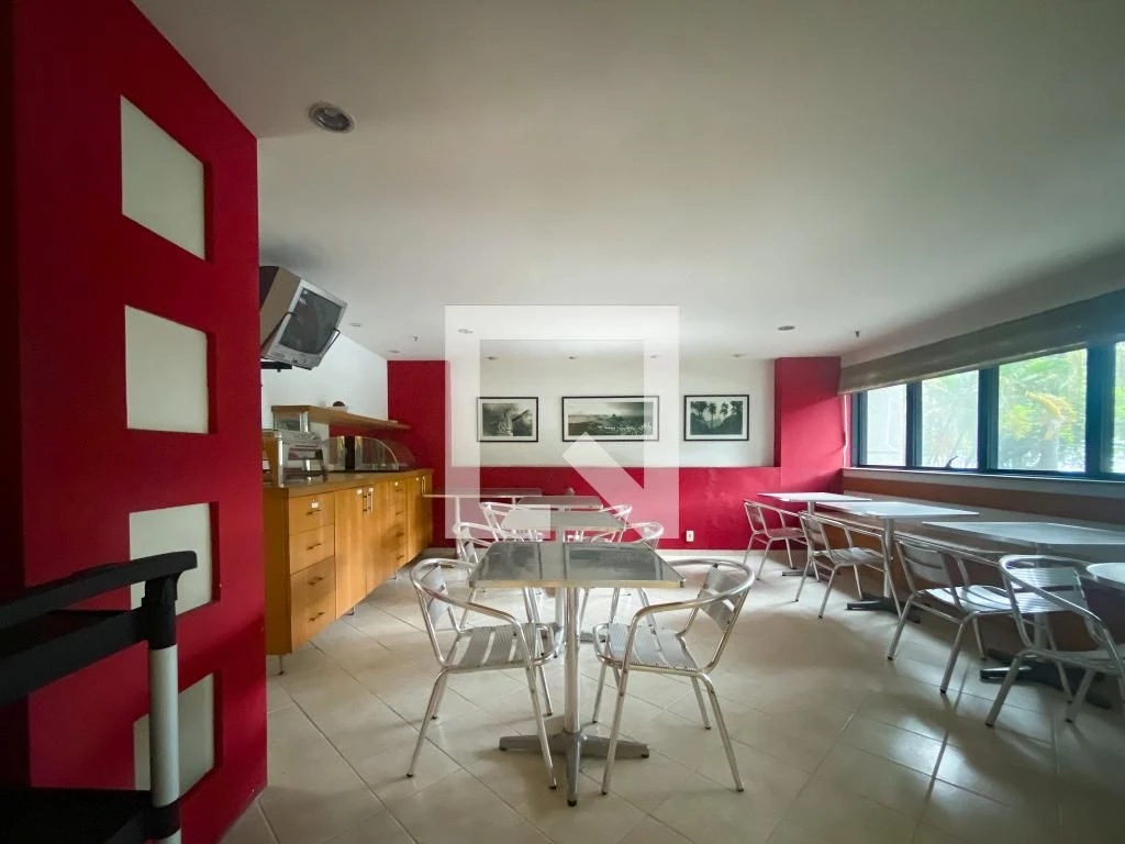 Furnished 1-bedroom apartment with a balcony — photo 23