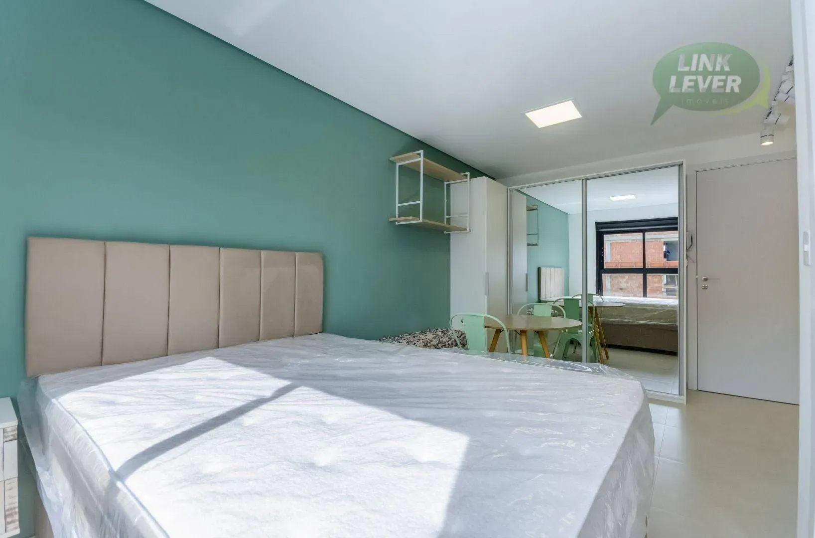 Furnished studio in a building with a coworking space — photo 7