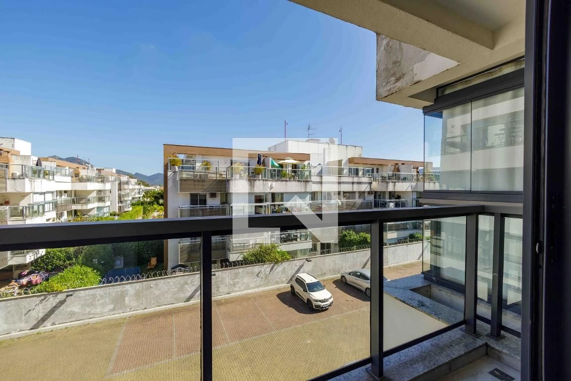 Apartamento mobiliado com 4 quartos e 4 banheiros — photo 40