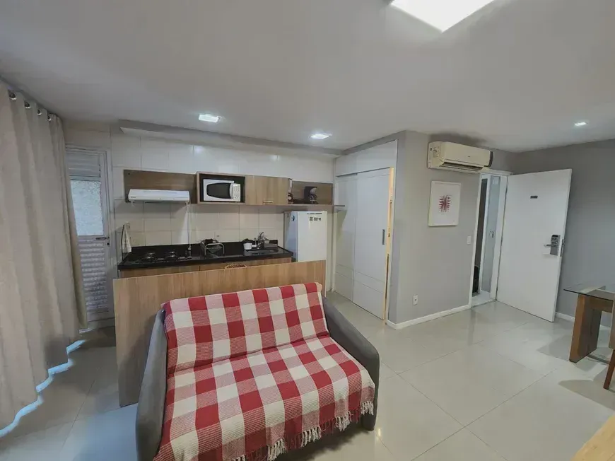 Apartamento amueblado de 1 dormitorio con cocina abierta
