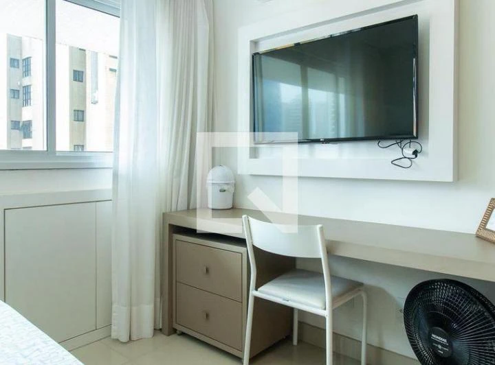 Studio mobiliado de 33 m² com área de trabalho pronta — photo 8
