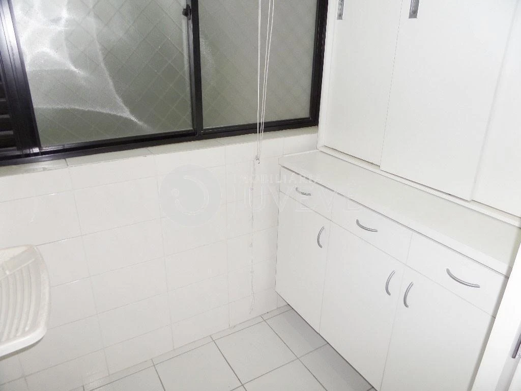 Furnished 2-bedroom, 93 m² apartment in Curitiba — photo 4