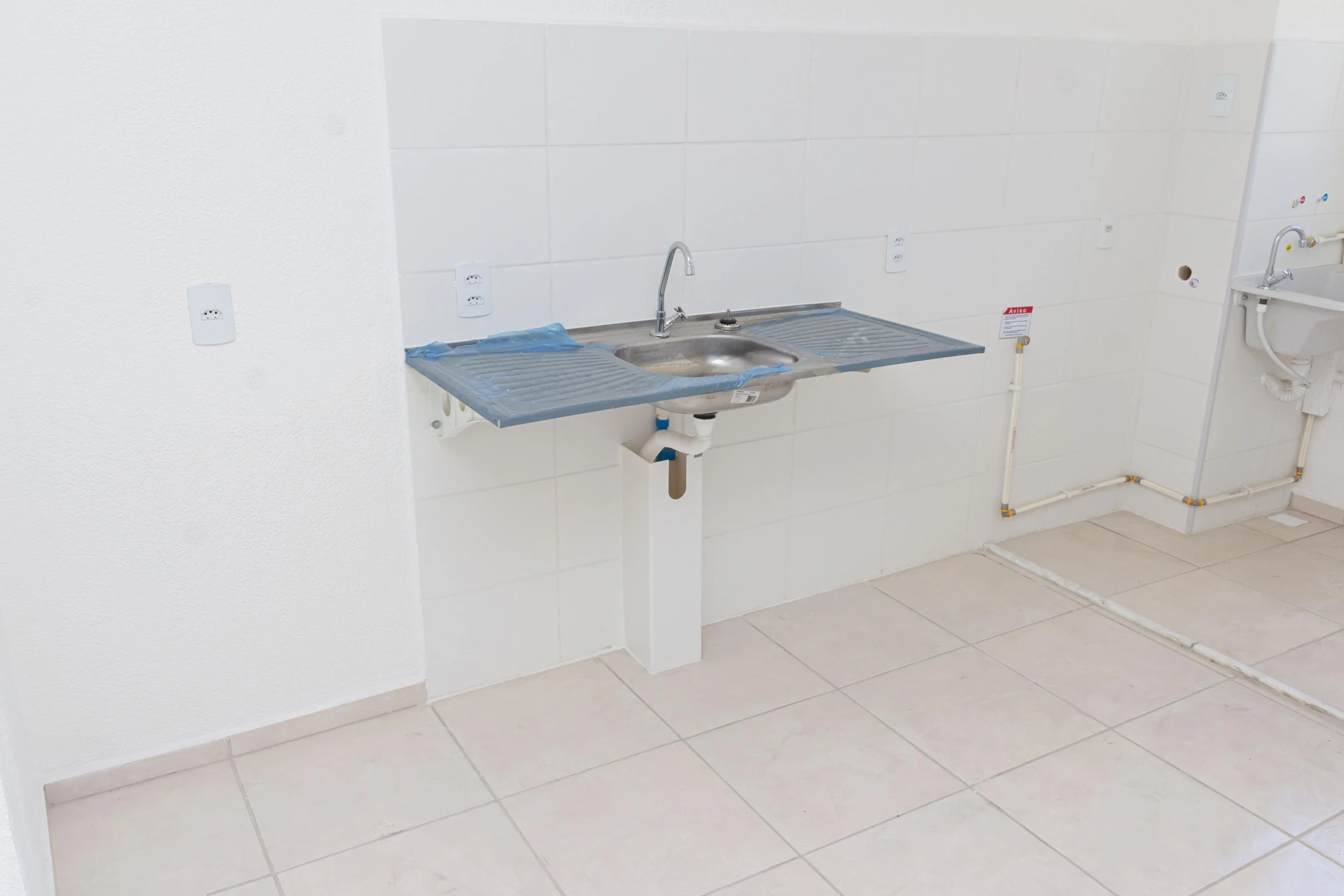 2-bedroom apartment in a building with a pool — photo 51