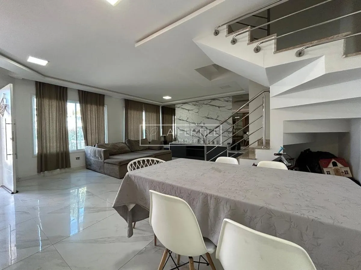 Casa de 3 dormitorios con balcón gourmet en Curitiba — photo 38