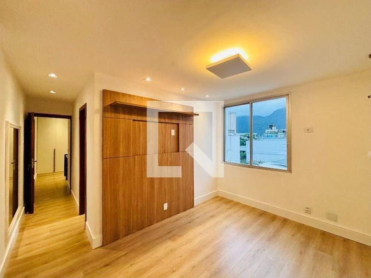 4-bedroom apartment with a walk-in closet in Rio de Janeiro — photo 11