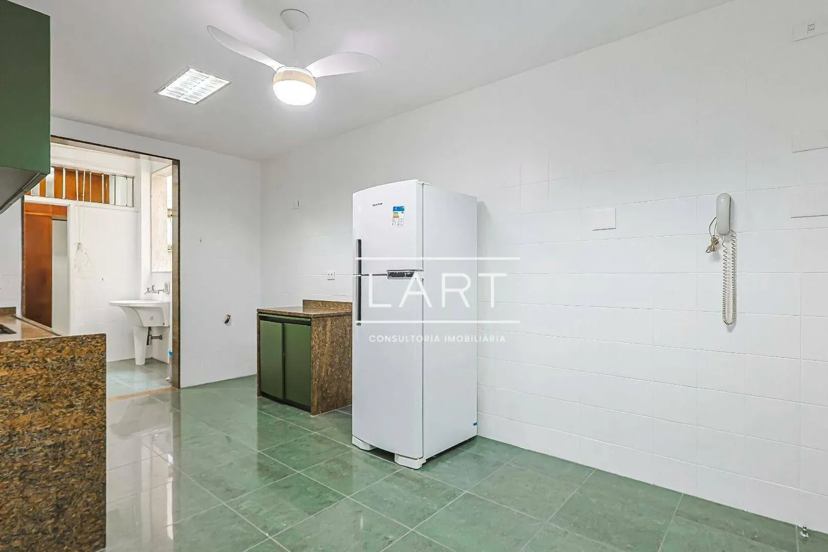 4-bedroom apartment with balcony and 227 m² — photo 26