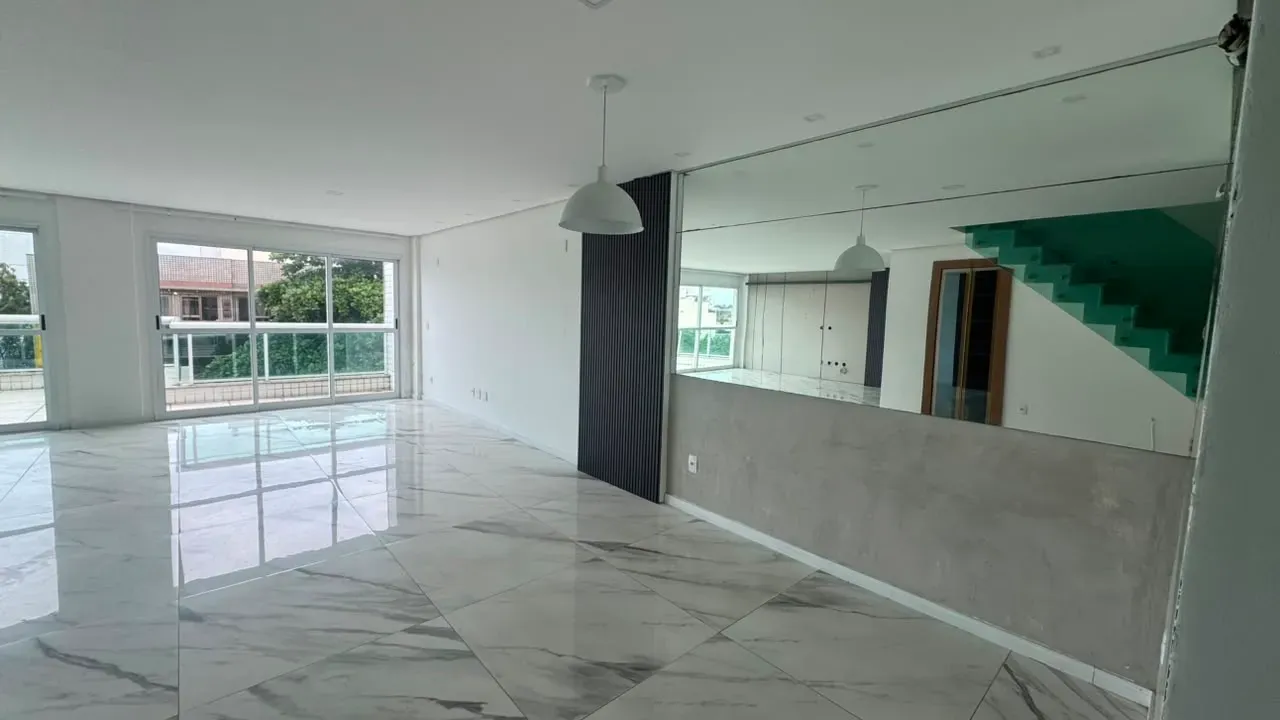 Apartment with 4 bedrooms and 4 bathrooms — photo 2
