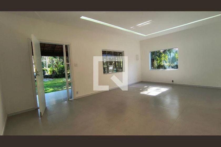 Casa com 3 quartos e 1230 m², pisos em cerâmica — photo 11