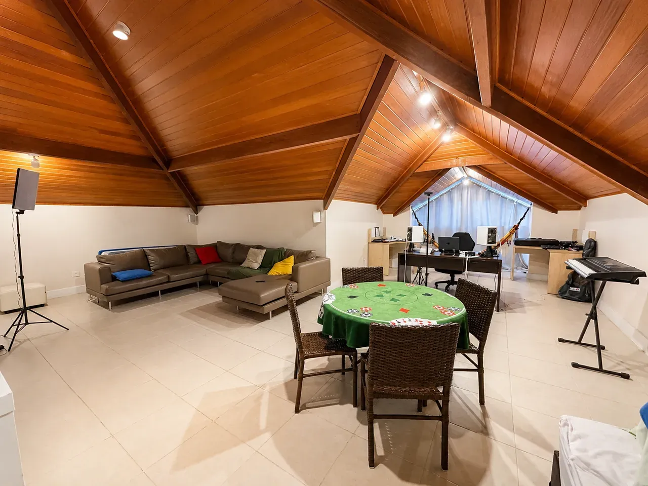 Furnished house with 4 bedrooms and 4 bathrooms — photo 8
