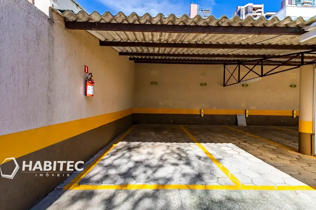 4-bedroom apartment with 2 bathrooms and a balcony — photo 43