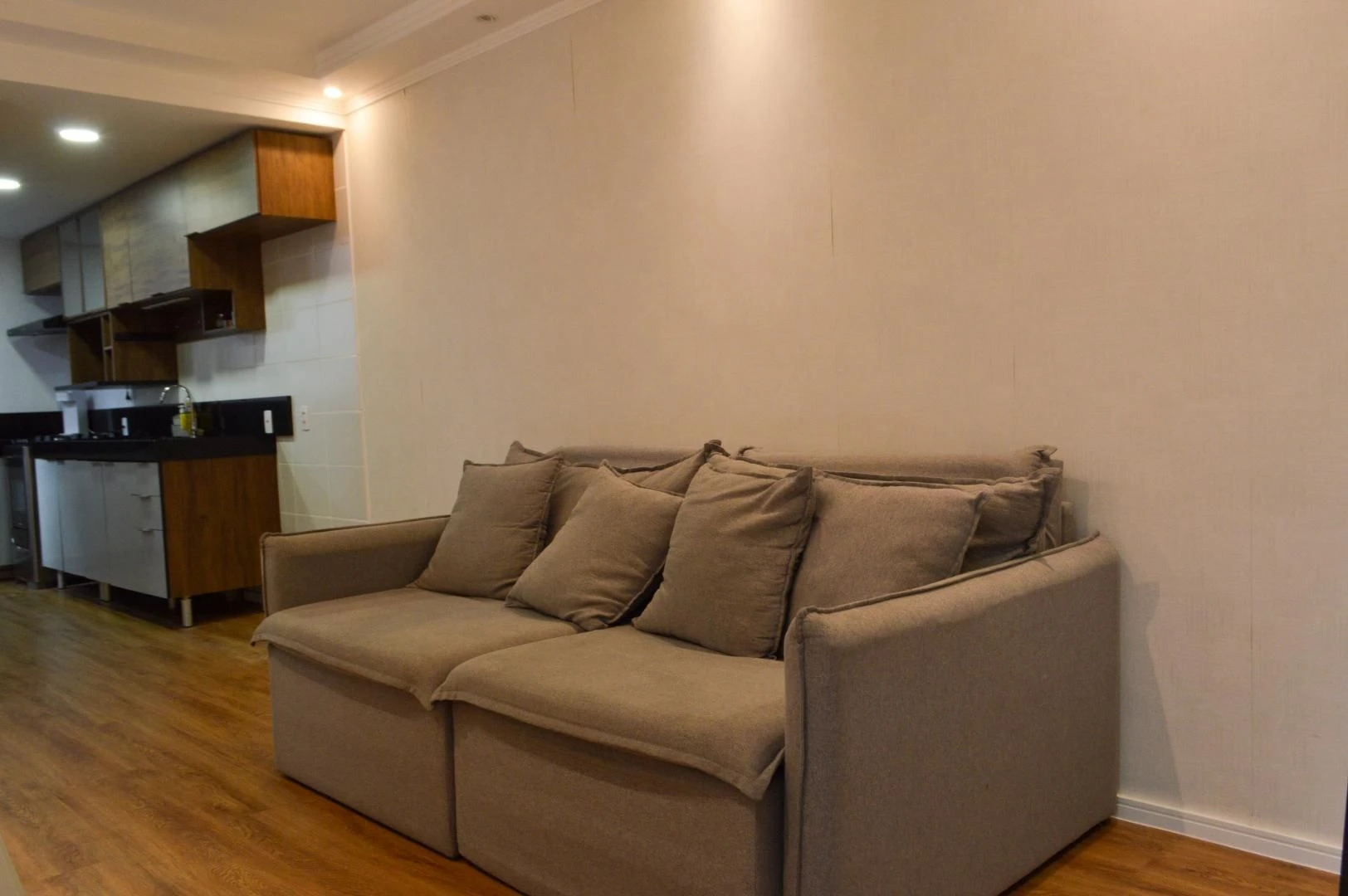2-bedroom apartment with open-plan gas kitchen