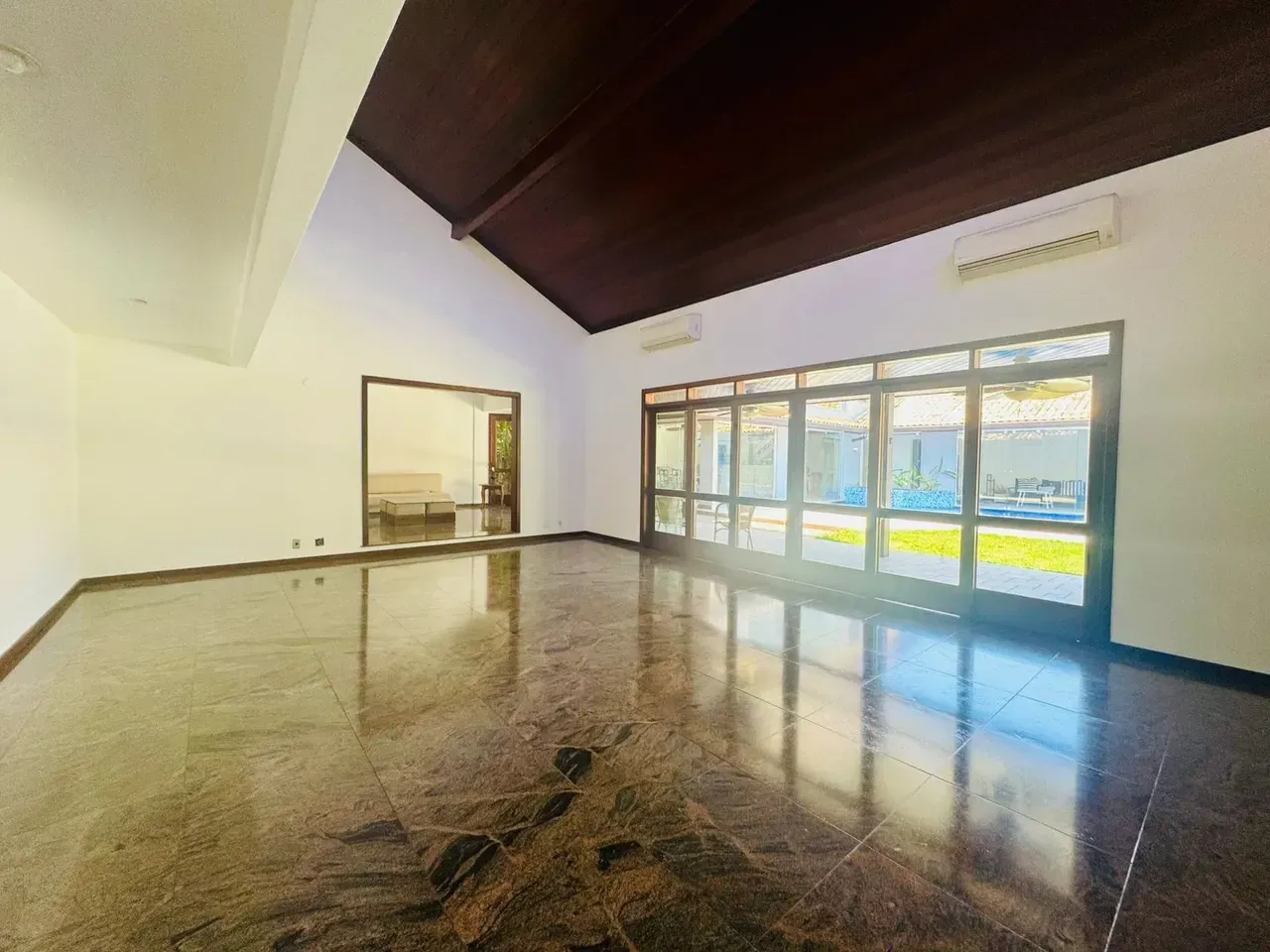 House with 5 suites and an integrated kitchen — photo 20
