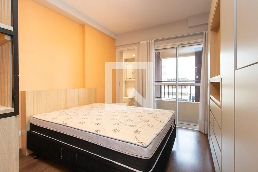 Furnished 1-bedroom apartment with balcony — photo 12