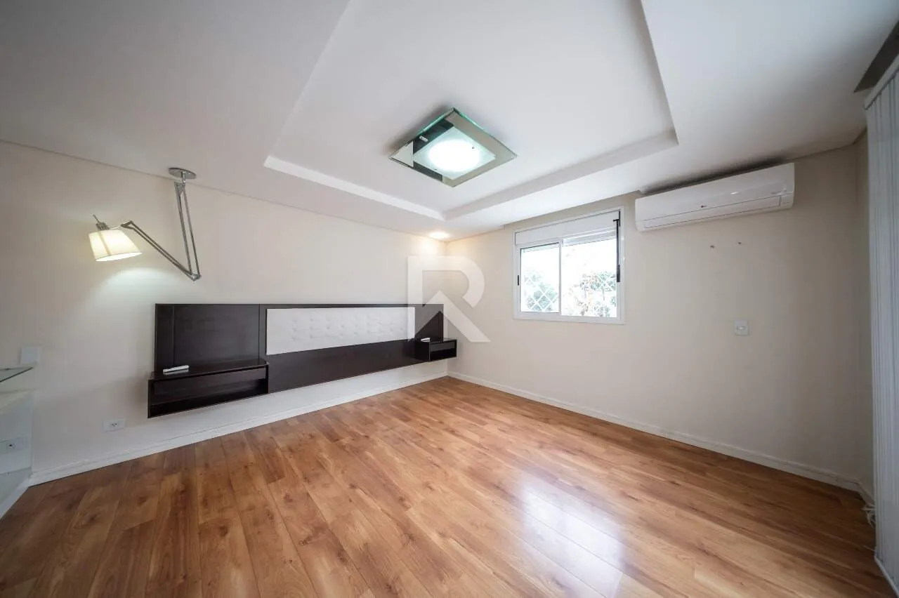 Casa com piscina, jardim e 4 quartos — photo 32
