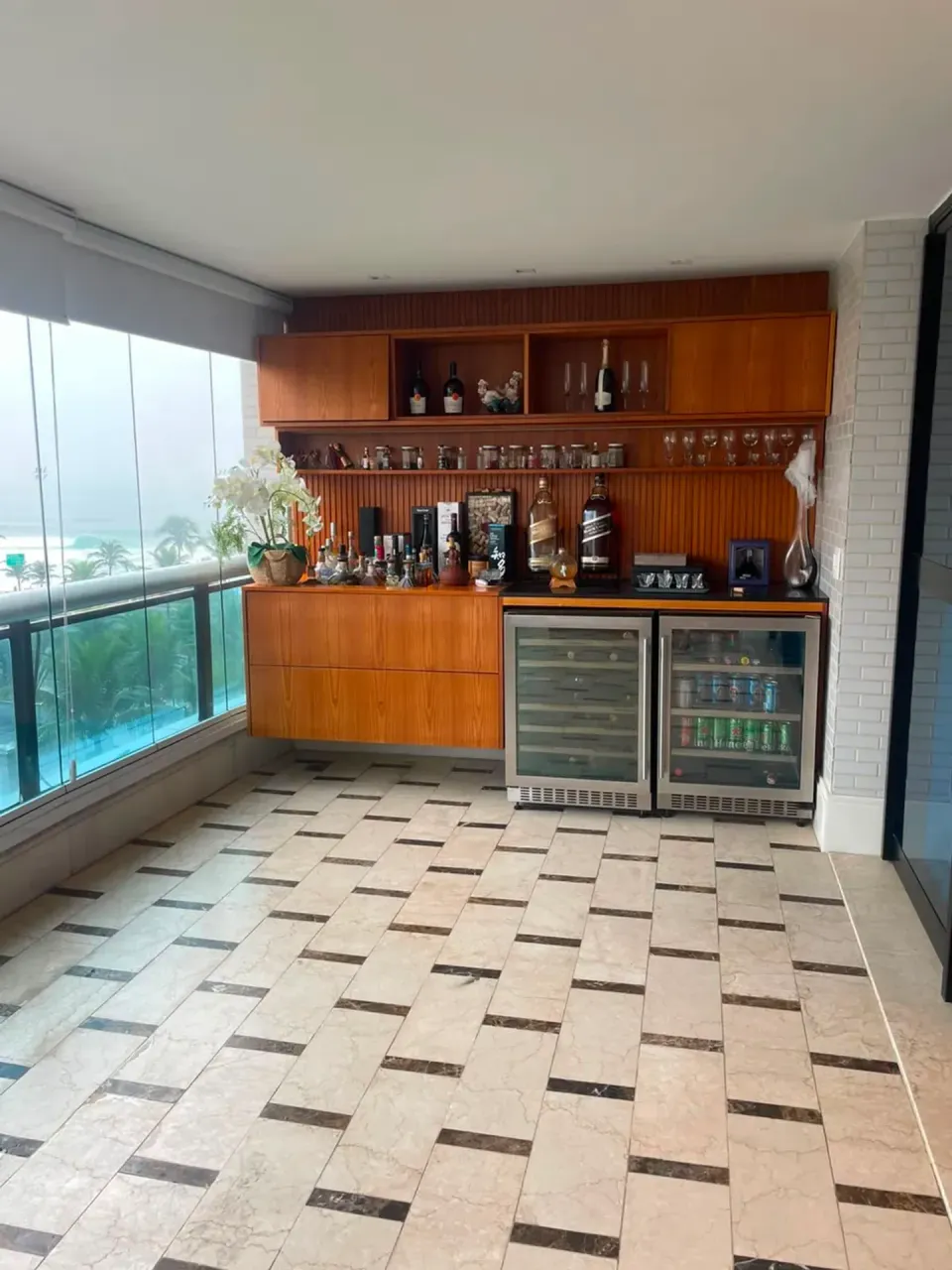 Furnished apartment, 180 m², with a glass-enclosed balcony — photo 5