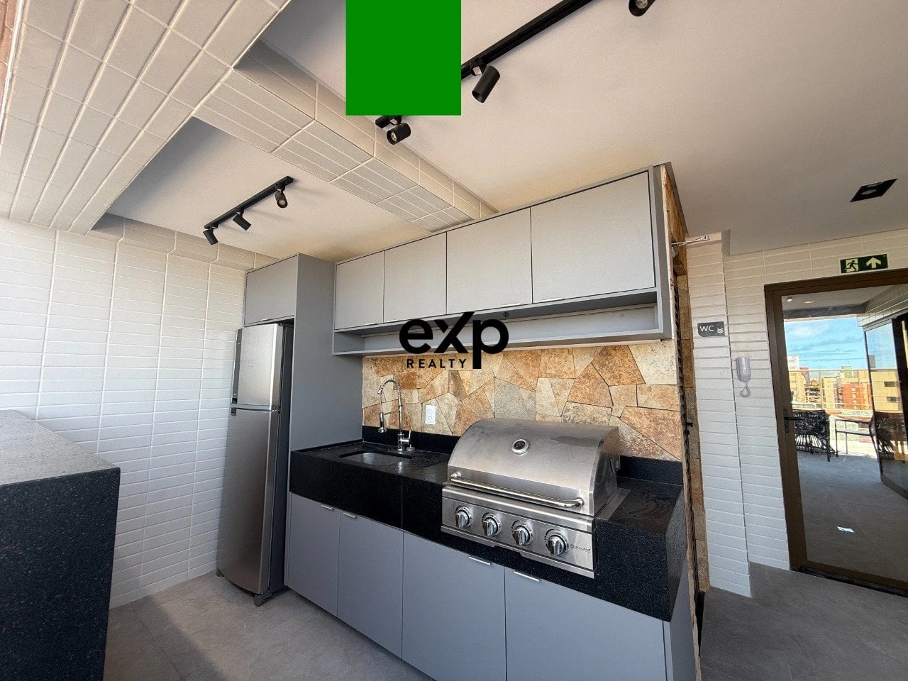 3-bedroom apartment, 2 with their own bathrooms, 76 m² — photo 4