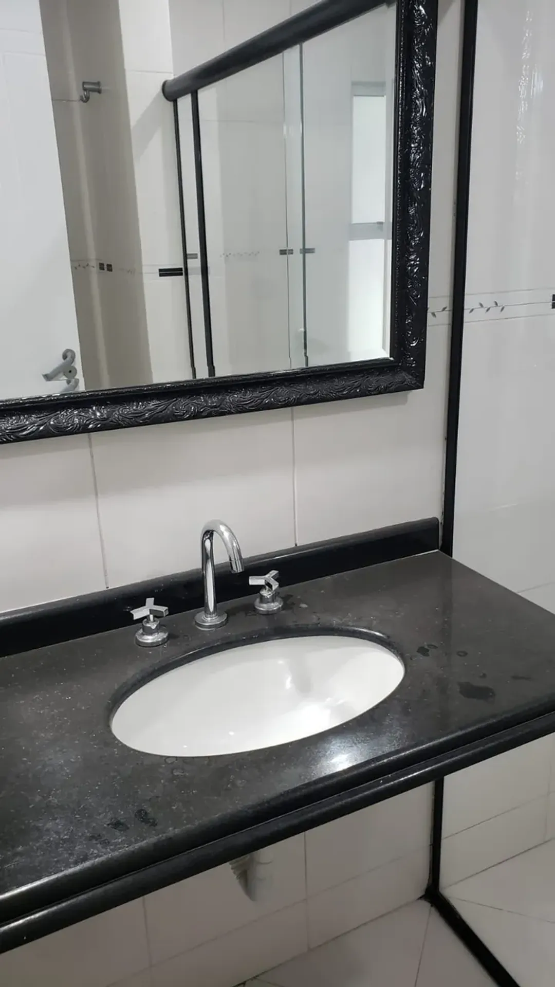 Casa com 4 quartos e 4 banheiros, 250 m² — photo 16
