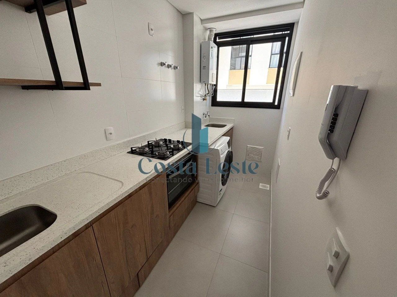 2 en-suite bedrooms in a 63 m² apartment with parking — photo 2