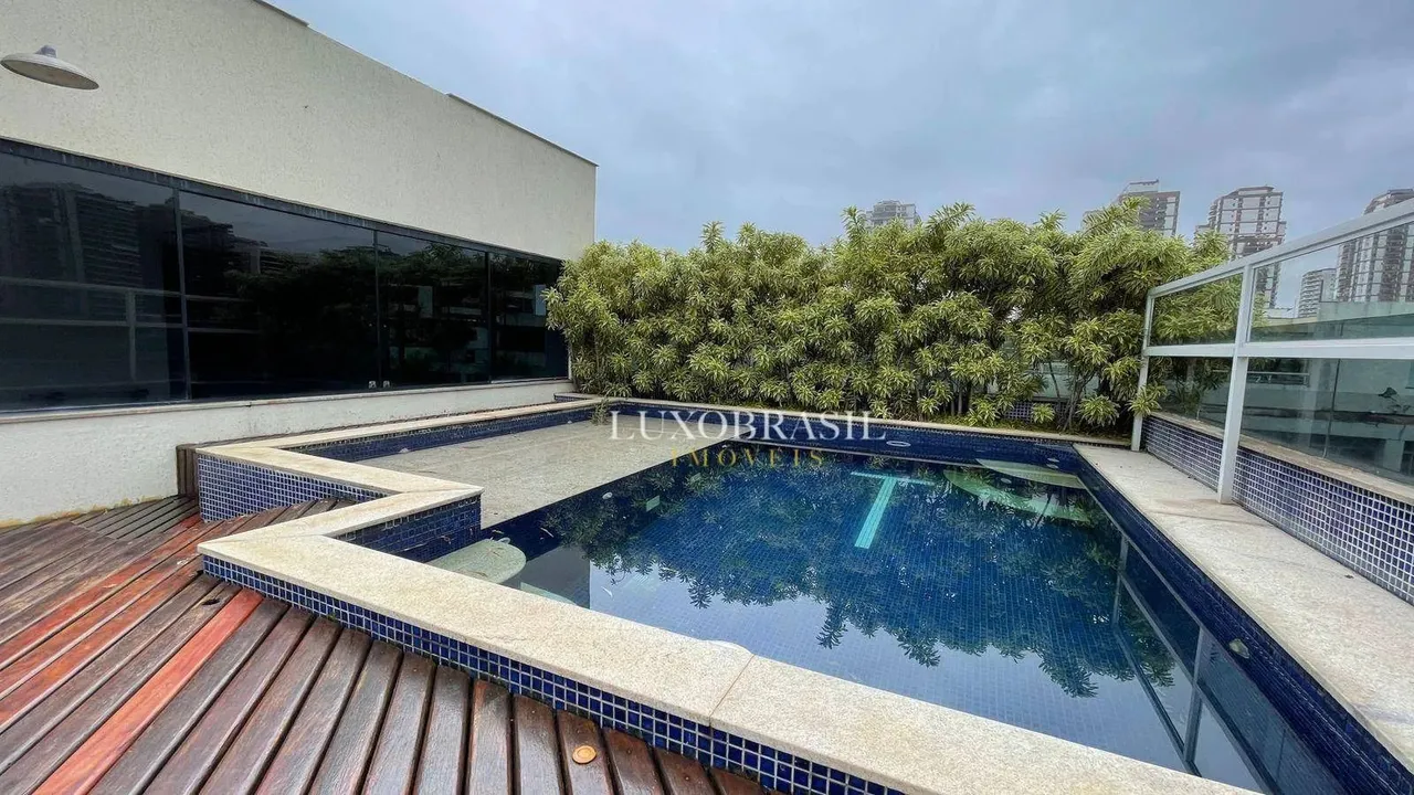 Apartamento mobiliado com 4 quartos e 5 banheiros — photo 18