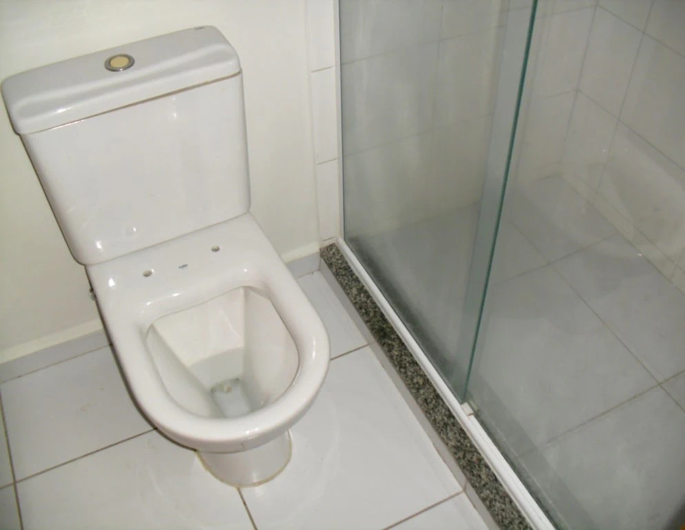 2-bedroom apartment with wood or laminate floors in Curitiba — photo 4