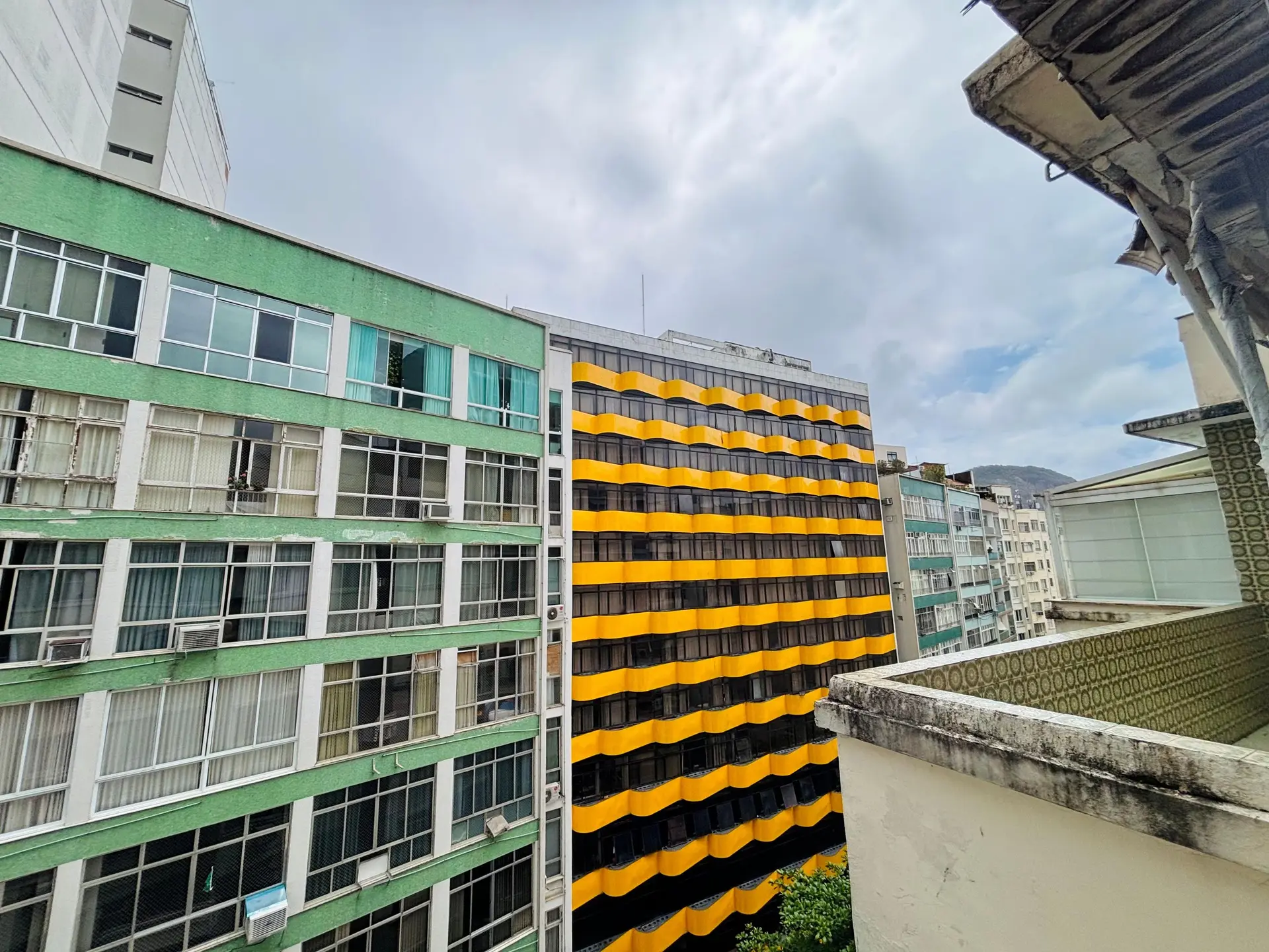 Furnished apartment with 3 bedrooms and 2 bathrooms — photo 31