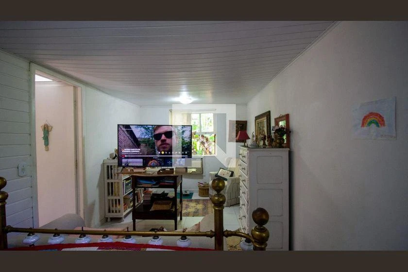 Furnished house with 5 bedrooms and 2100 m² — photo 4