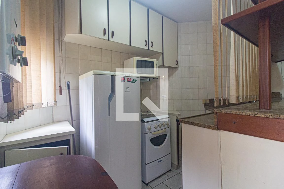 Furnished studio, 60 m², with a glass-enclosed balcony — photo 2