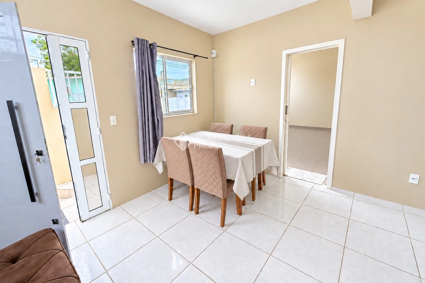 2-bedroom house with a washing machine in Florianópolis — photo 9