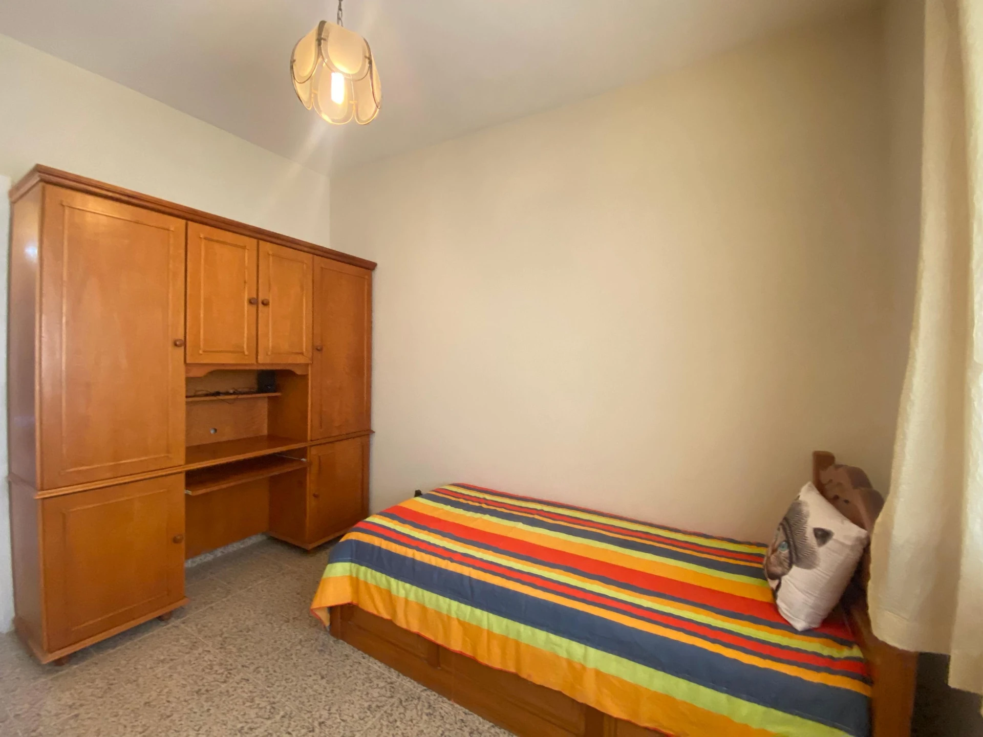 Орендна квартира з 3 спальнями та балконом — photo 22