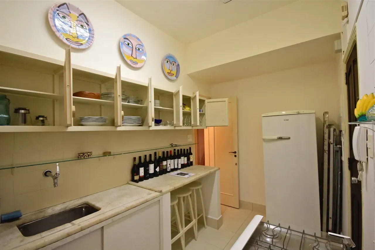 Furnished 2-bedroom apartment with 2 bathrooms — photo 20