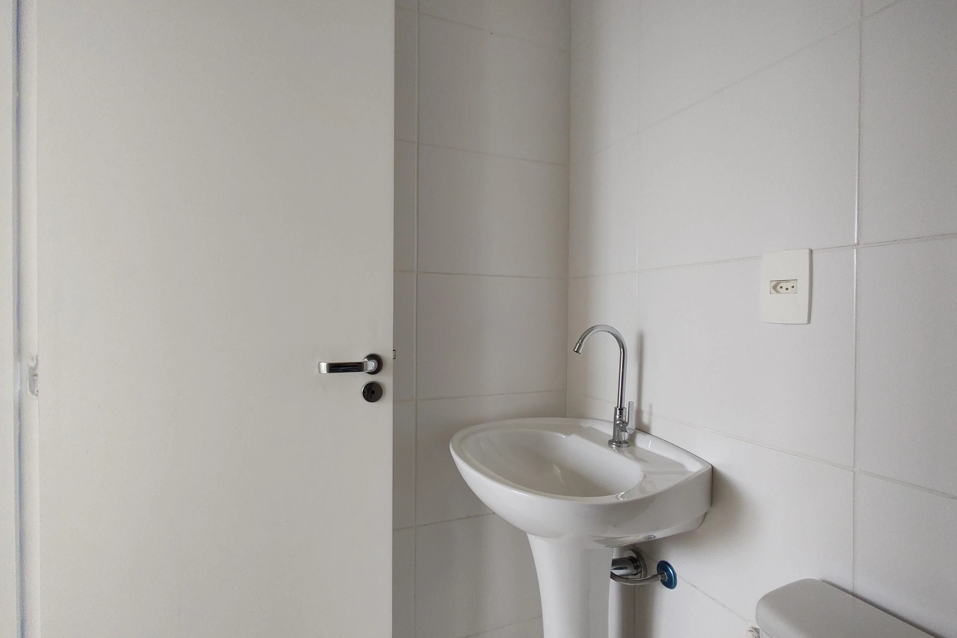 Apartment with 2 bedrooms, balcony and 1 parking space — photo 15