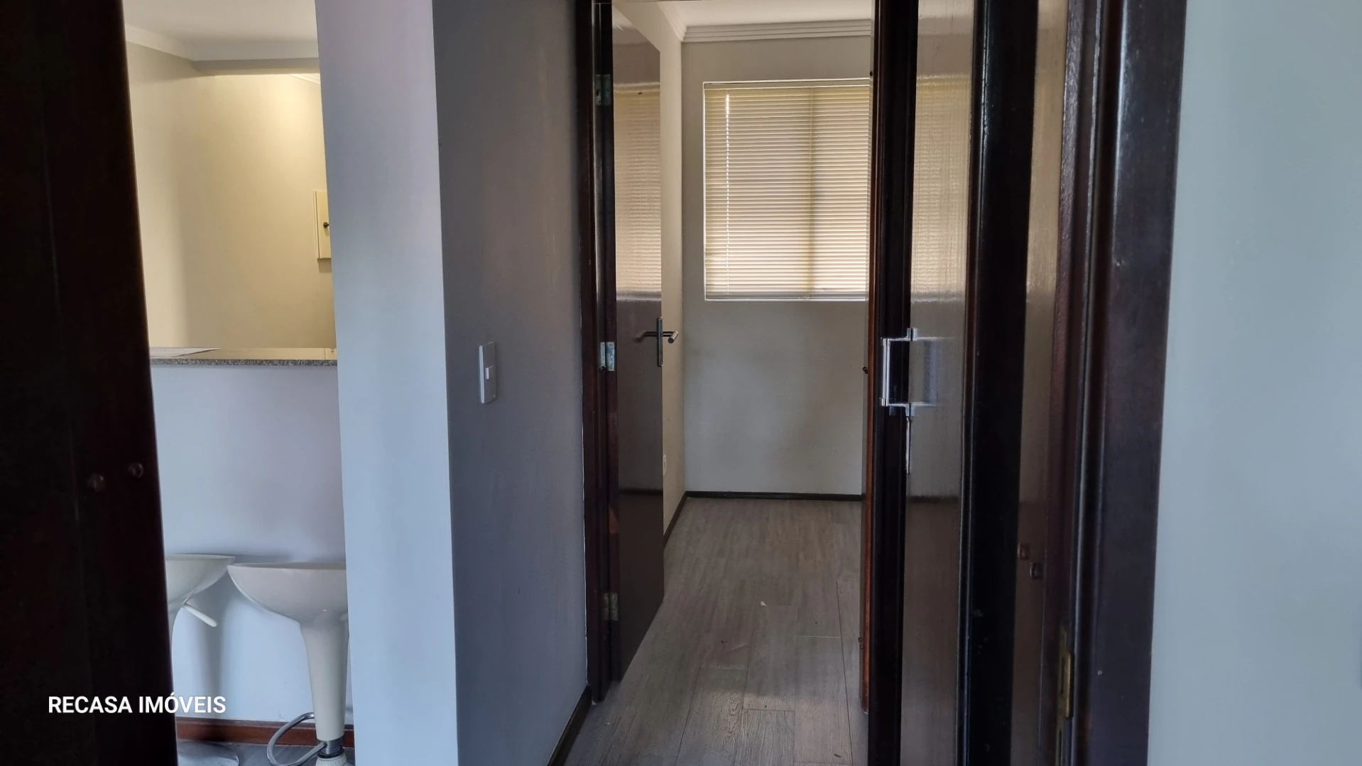2-bedroom apartment with a washing machine in Curitiba — photo 9