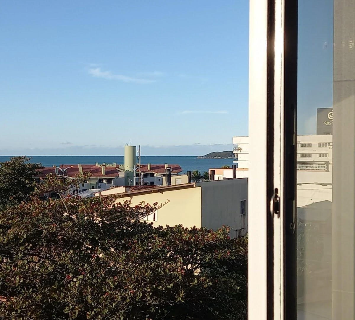 One-bedroom apartment with a water view in Florianópolis — photo 21
