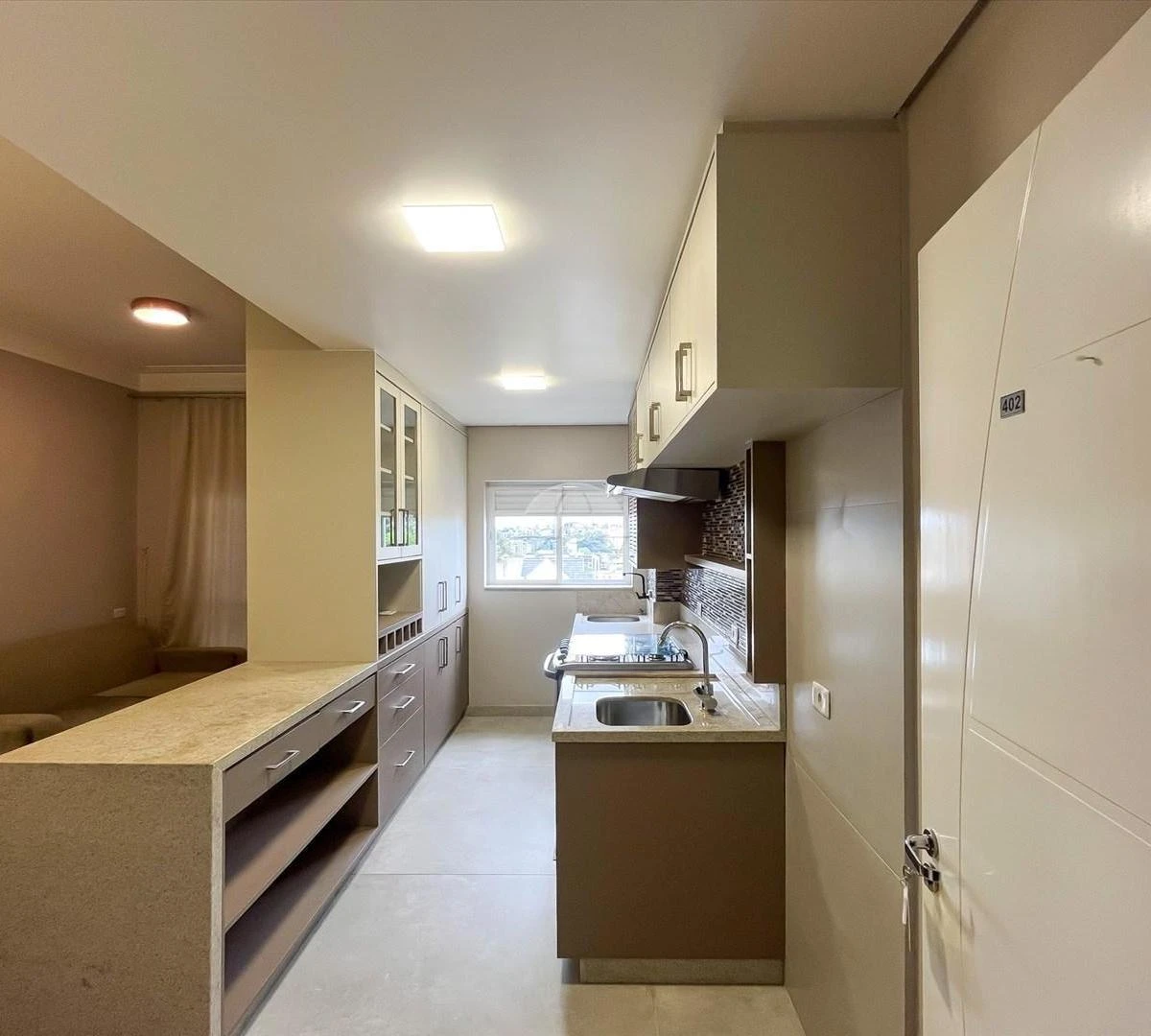 2-bedroom apartment with a home office — photo 2