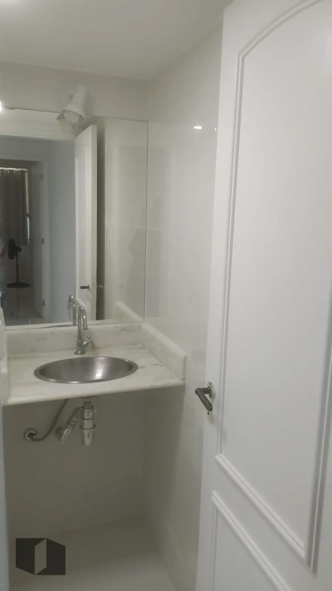 1-bedroom apartment with a separate kitchen — photo 10