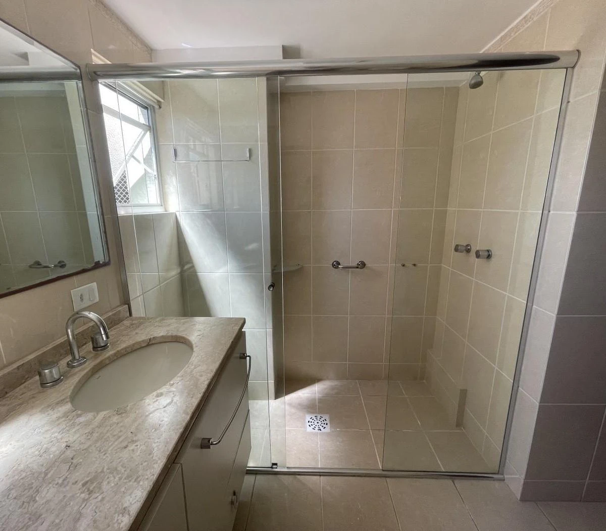 Furnished apartment, 148 m², with a washing machine — photo 28