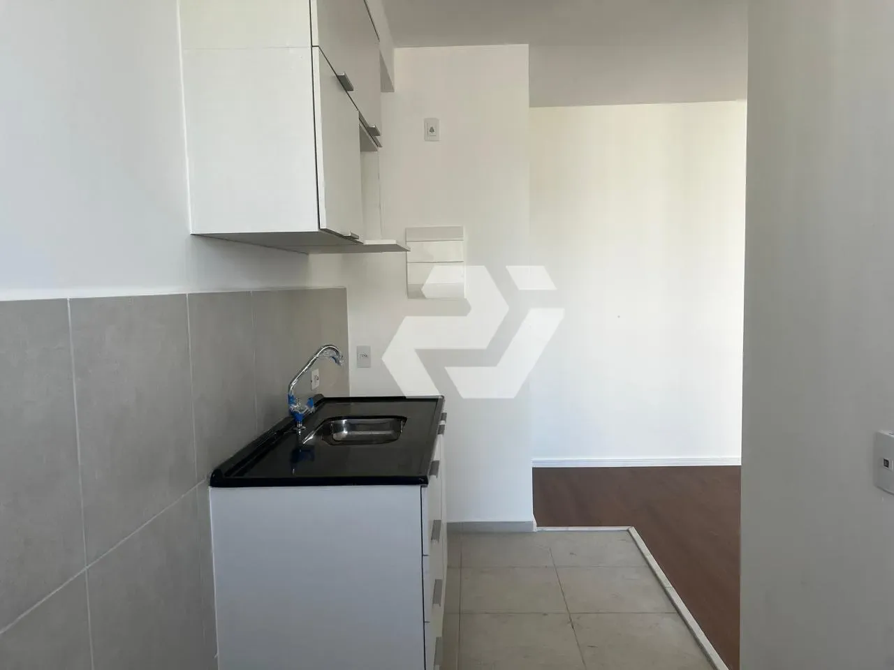 Unfurnished apartment with 2 bedrooms and a balcony — photo 15