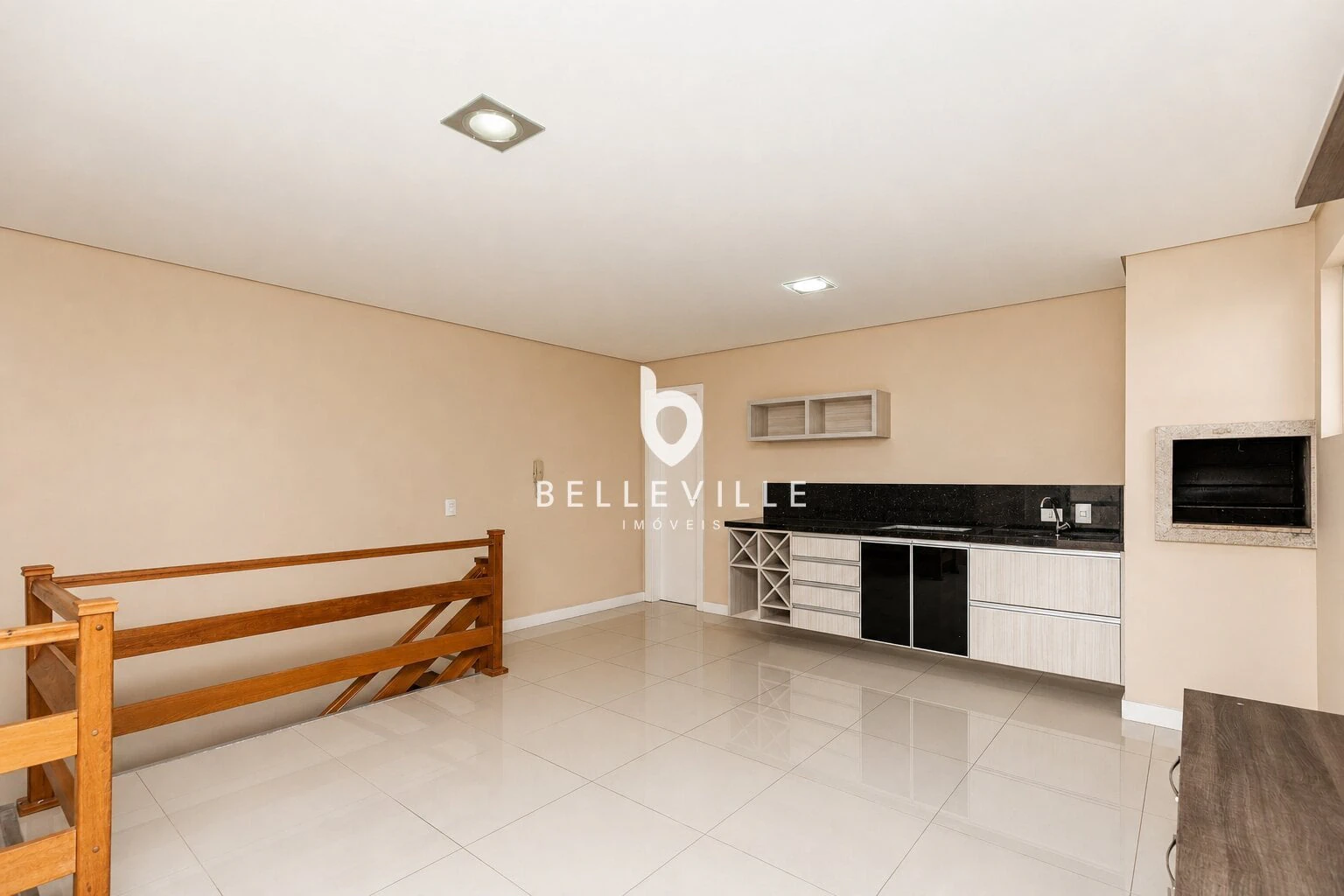 3-bedroom apartment with a grill on the balcony — photo 3