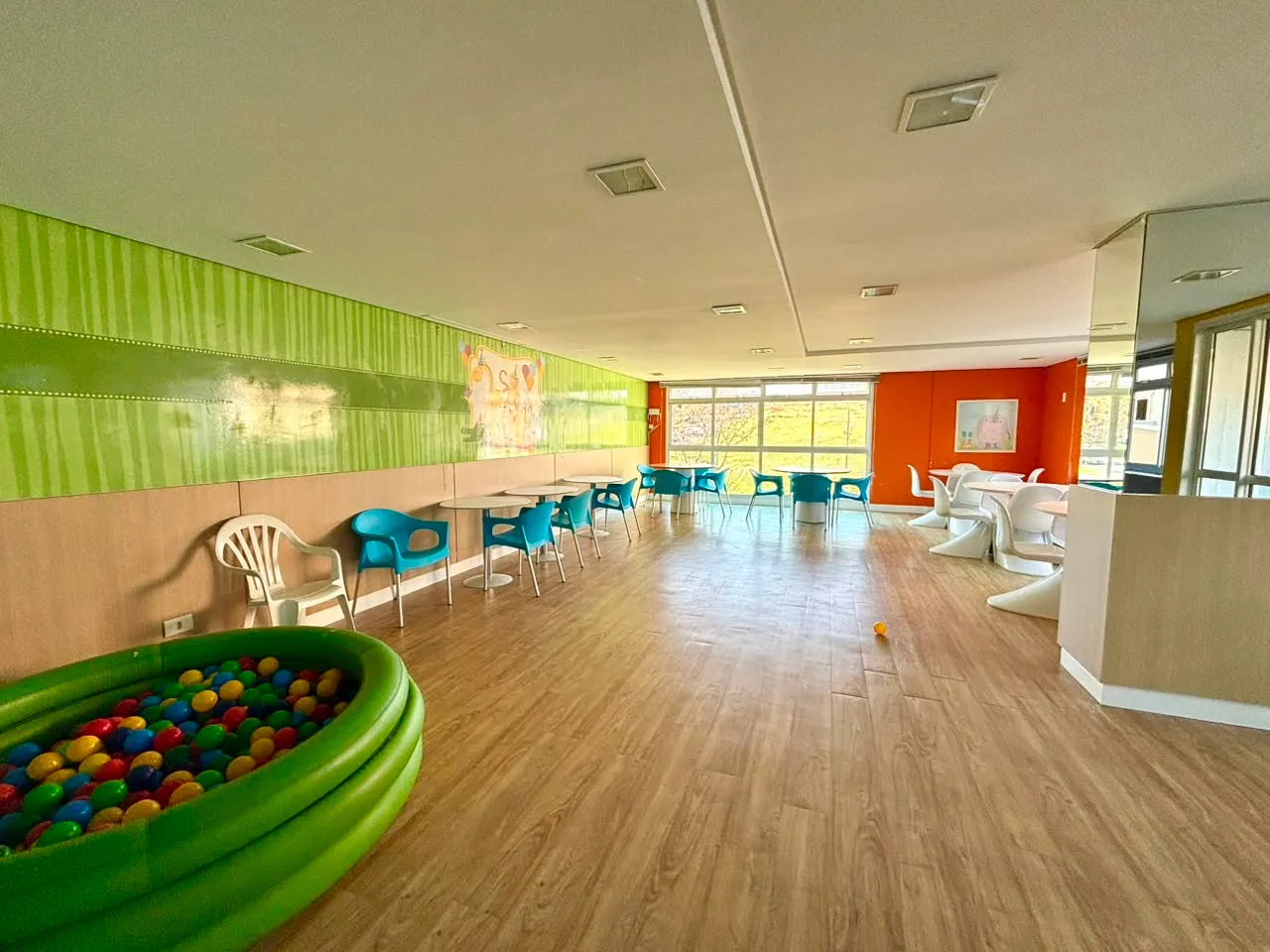 75 m² apartment with 2 bedrooms and a balcony — photo 36