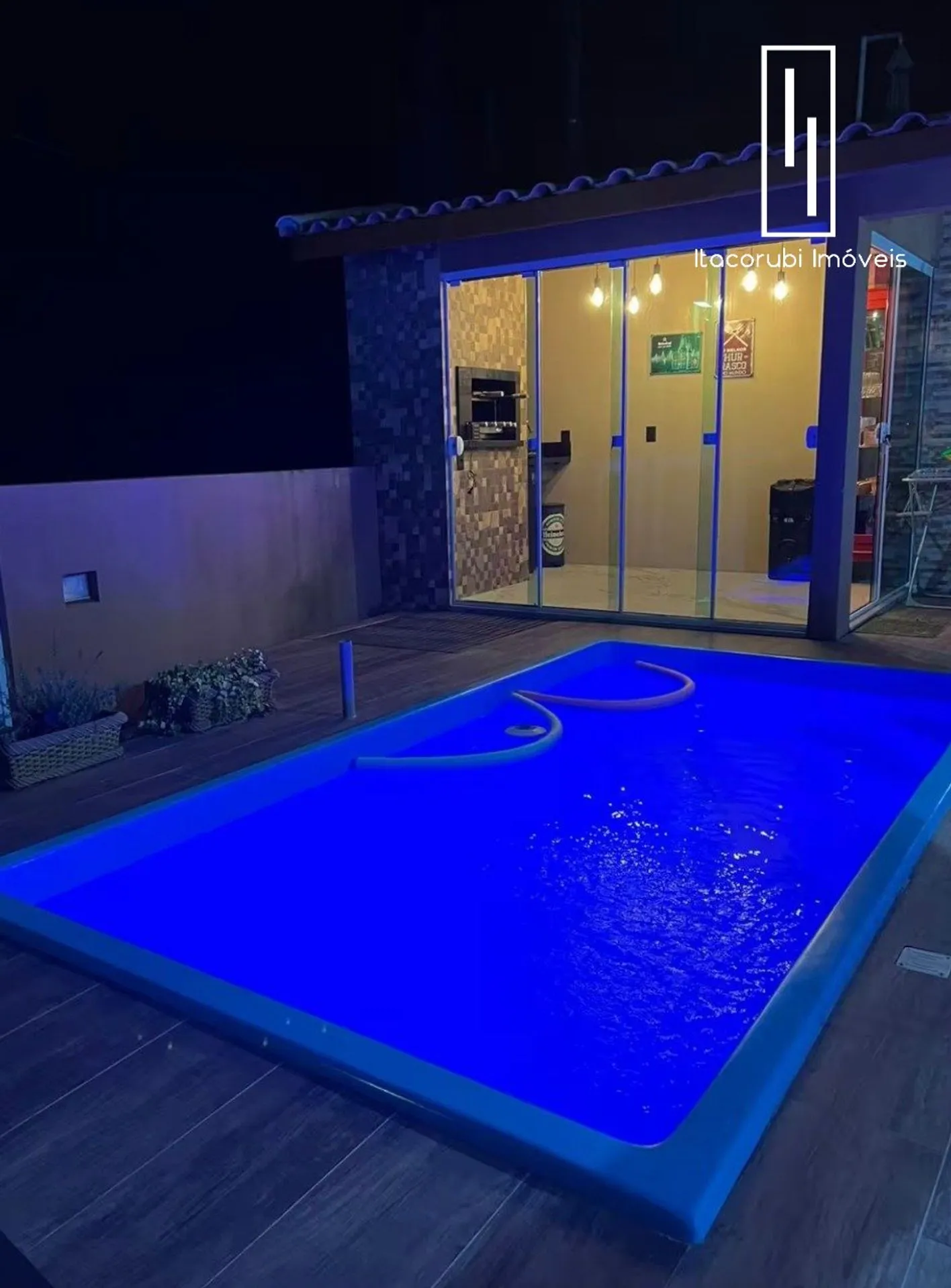 Furnished 2-bedroom house with an en-suite and pool — photo 26