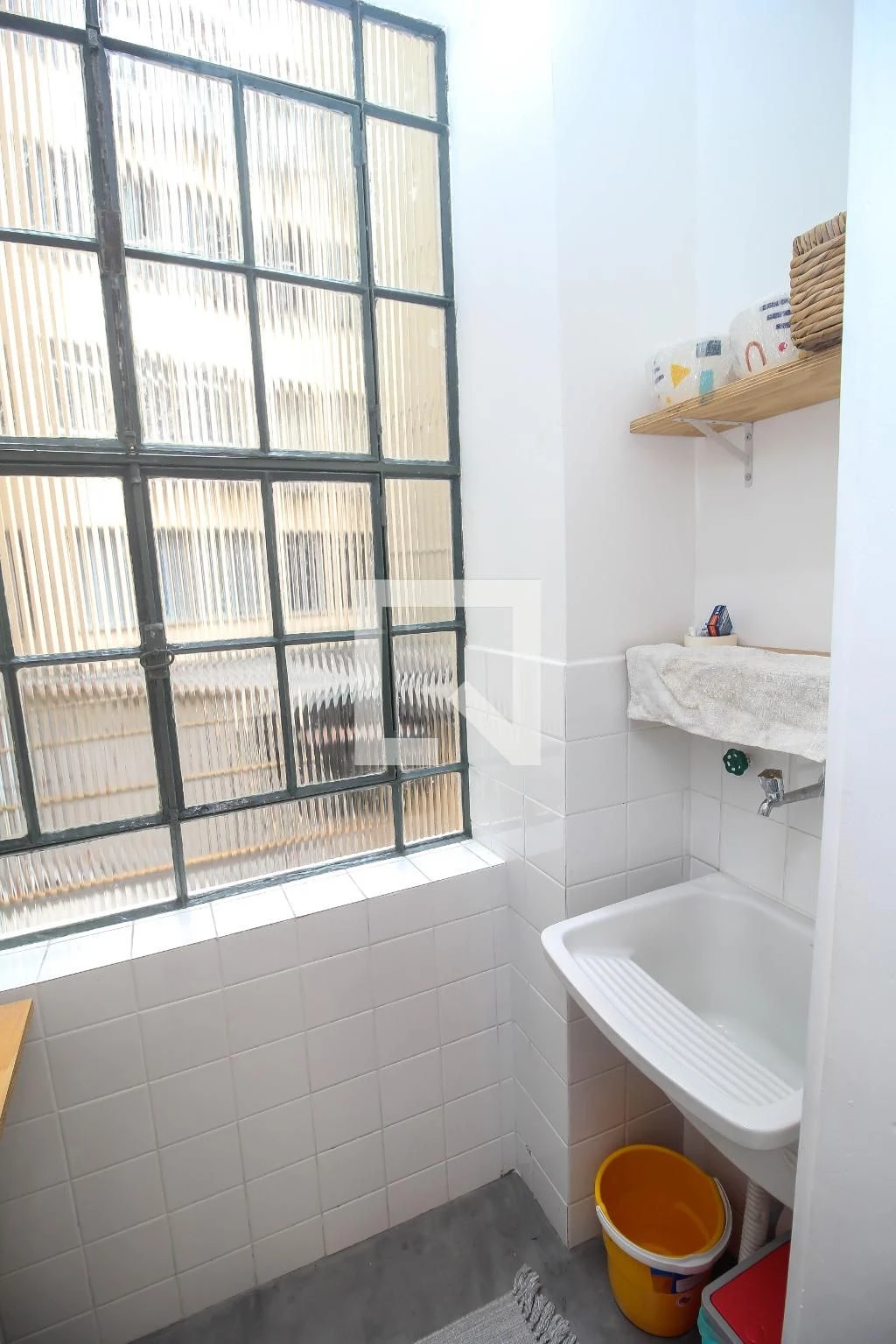 Furnished apartment with an open gas kitchen — photo 12