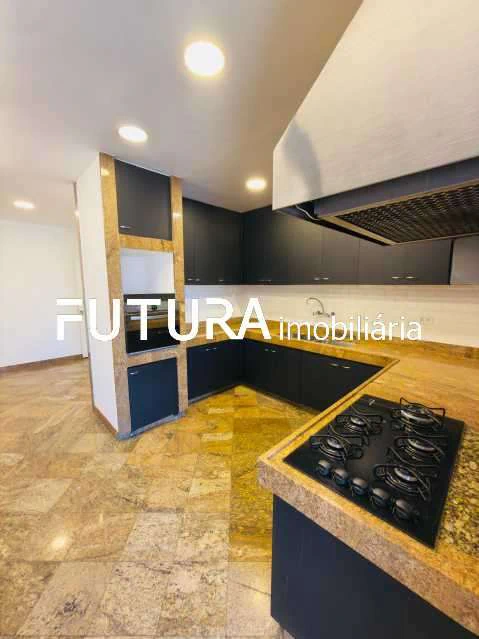 250 m² apartment with 4 bedrooms and 3 parking spots — photo 2