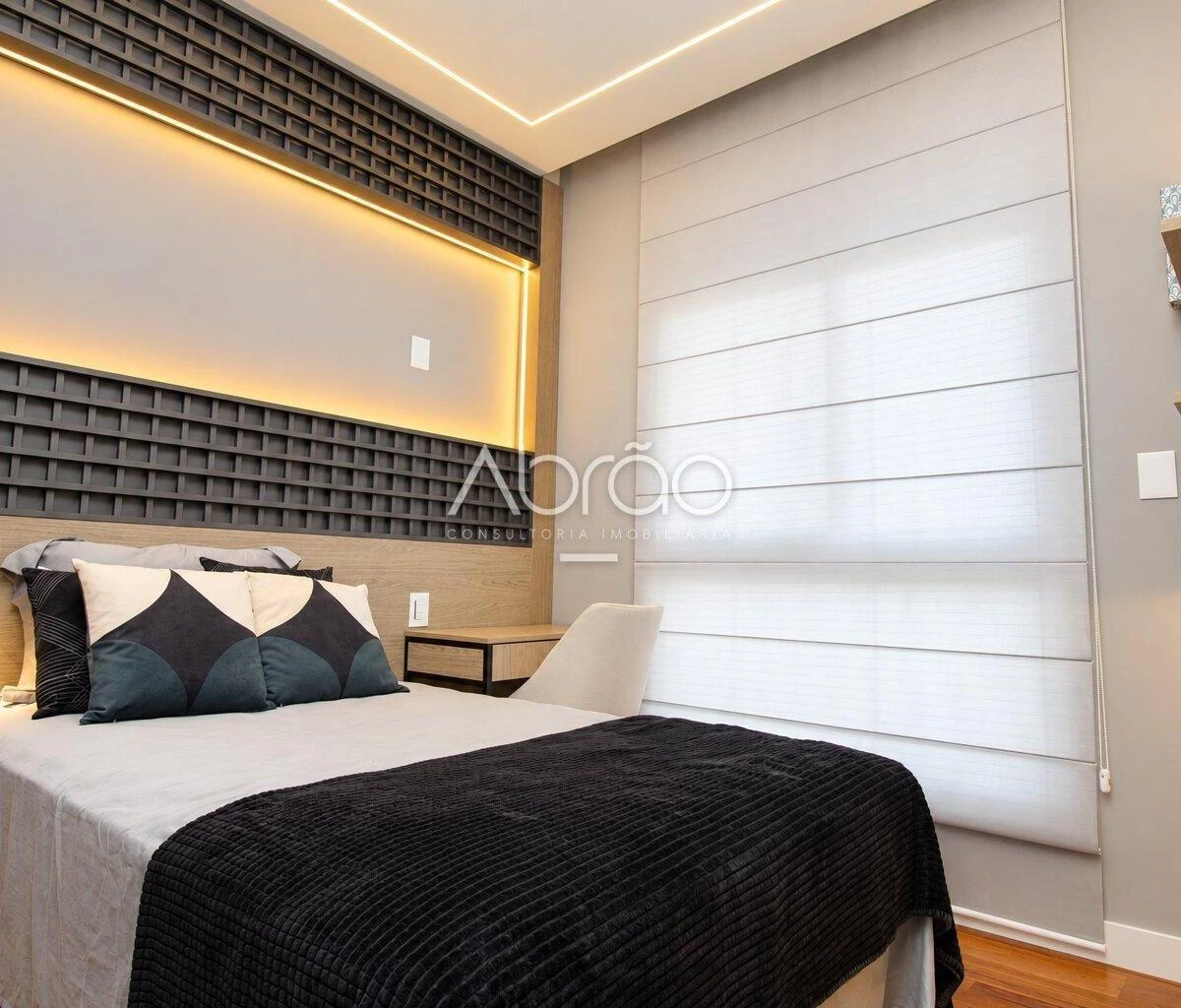 3-bedroom apartment with floor-to-ceiling windows — photo 7