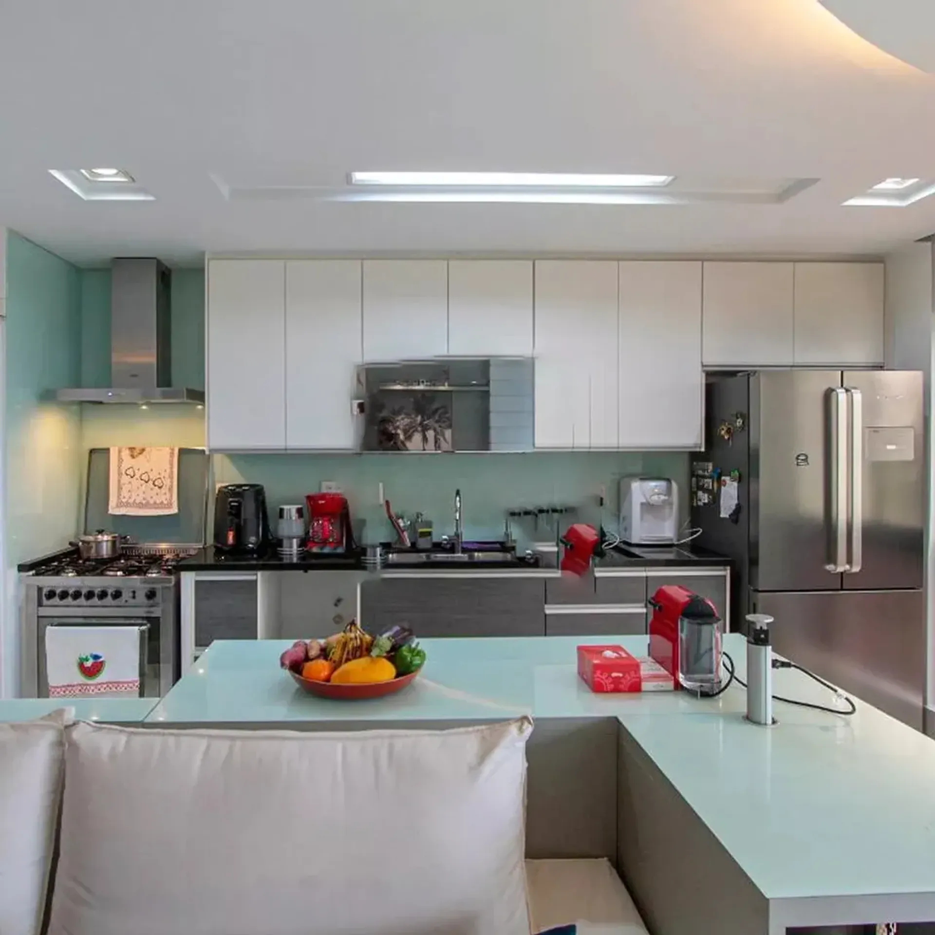 Furnished apartment, 105 m², with a glass-enclosed balcony — photo 15