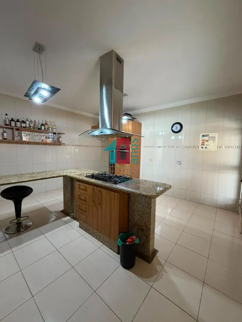 House with shared outdoor pool, 2 bedrooms and 400 m² — photo 41